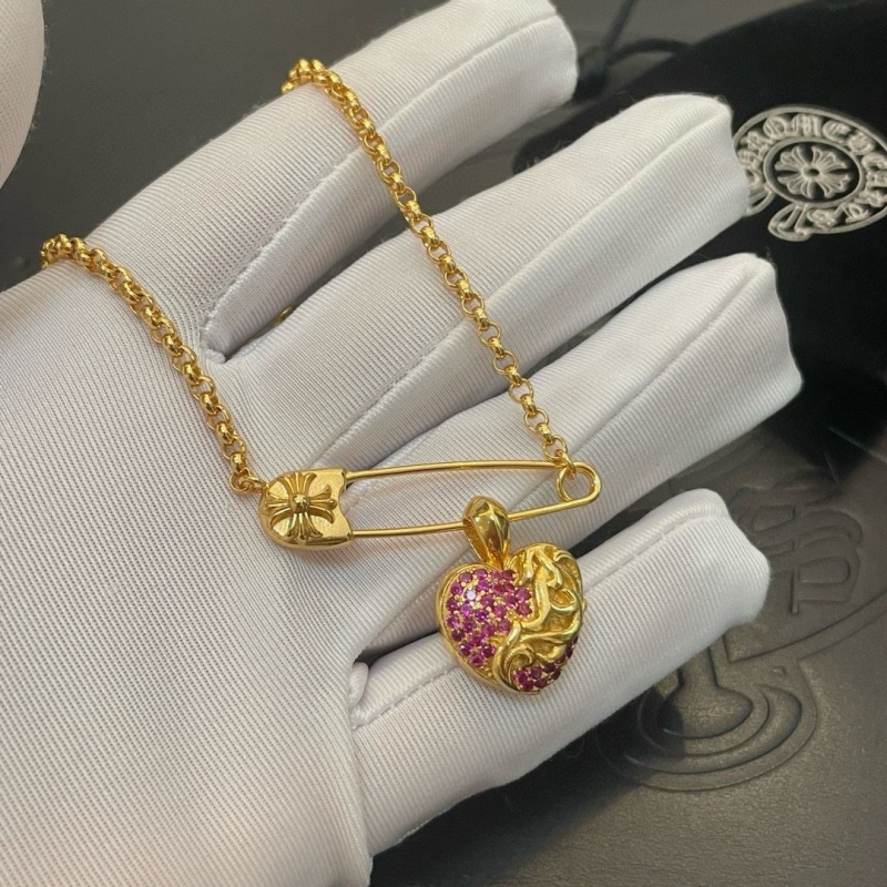 Ch*0me He**ts necklaces